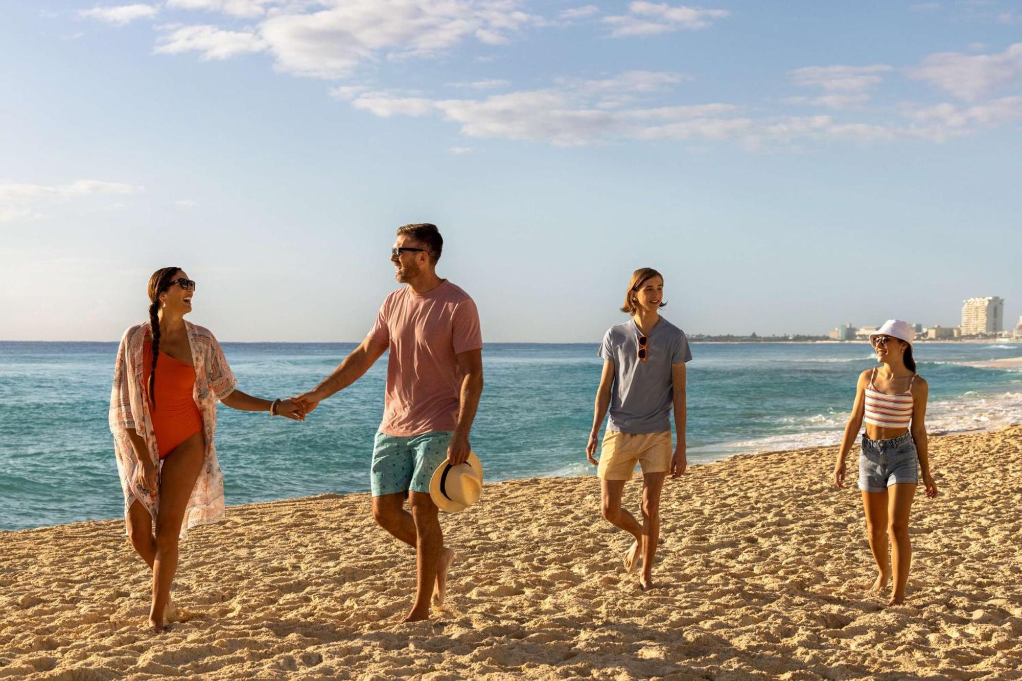 Hilton Cancun Mar Caribe All-Inclusive Resort Екстериор снимка